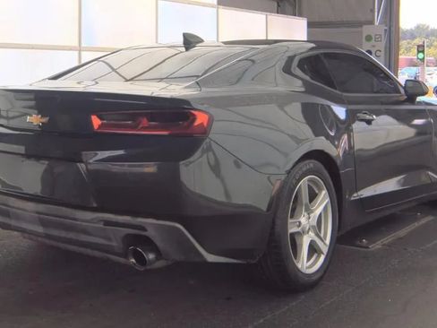 Used 2016 Chevrolet Camaro LT RWD image 3
