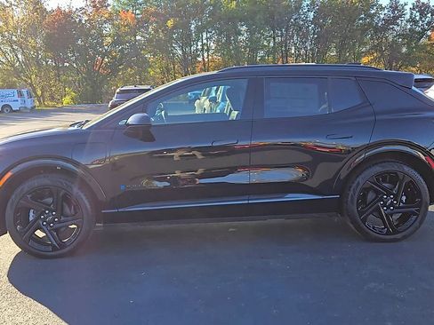 New 2026 Chevrolet Equinox EV RS image 9