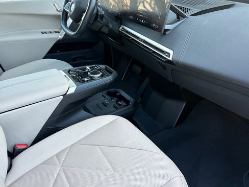 Used 2025 BMW iX xDrive50 image 20