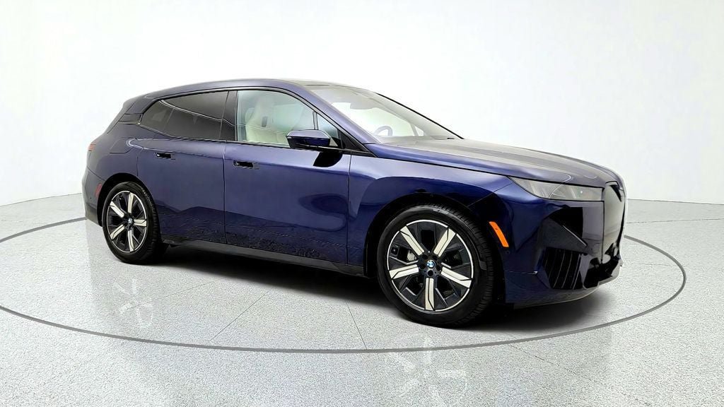 Used 2026 BMW iX xDrive60 w/ Executive Package AWD/4WD image 3