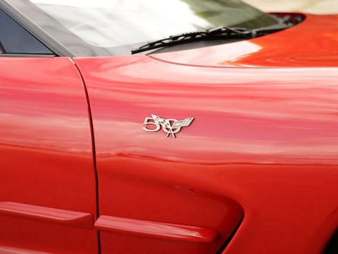 Used 2003 Chevrolet Corvette Convertible w/ Preferred Equipment Group1 RWD image 32