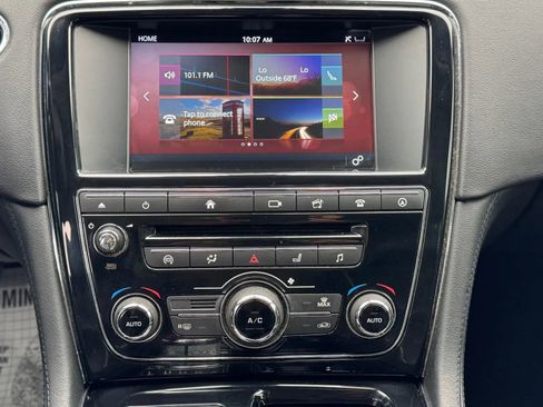 Used 2016 Jaguar XJ R-Sport image 15