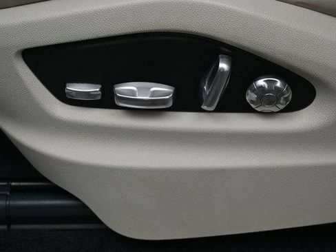 Used 2020 Porsche Cayenne AWD/4WD image 10