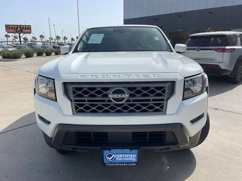 Used 2022 Nissan Frontier SV w/ Technology Package AWD/4WD image 2