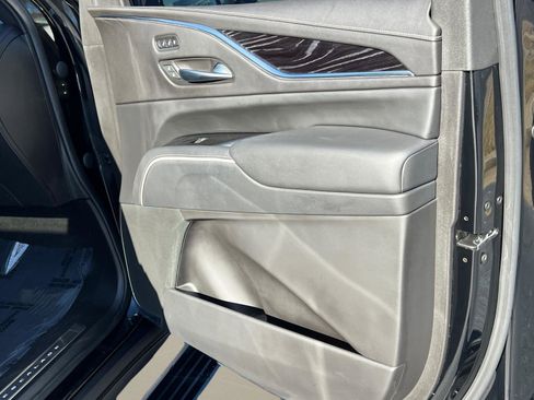 Used 2022 Cadillac Escalade Sport w/ Touring Package image 15