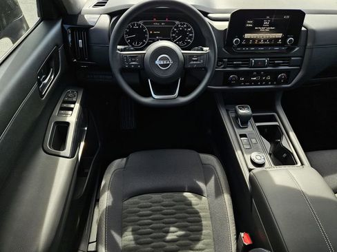 New 2025 Nissan Pathfinder S image 12