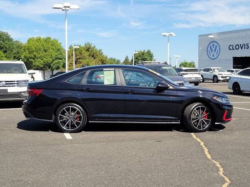 Used 2025 Volkswagen Jetta GLI Autobahn FWD image 5