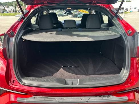 Used 2021 Toyota C-HR XLE FWD image 30