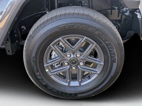 New 2026 Jeep Gladiator Sport AWD/4WD image 9