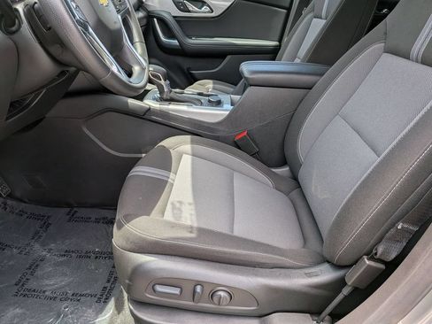 Used 2025 Chevrolet Blazer LT FWD image 24