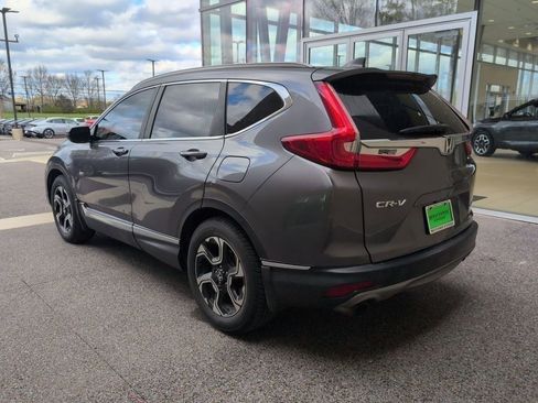 Used 2019 Honda CR-V Touring image 3