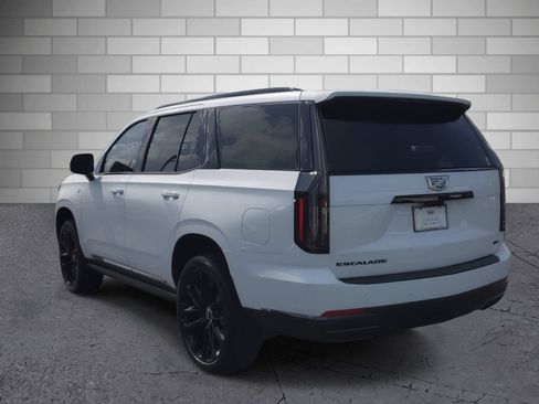 Used 2026 Cadillac Escalade Platinum Sport w/ LPO, ONYX Package AWD/4WD image 3