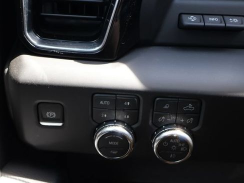 New 2026 GMC Sierra 2500 Denali w/ Denali Reserve Package AWD/4WD image 17