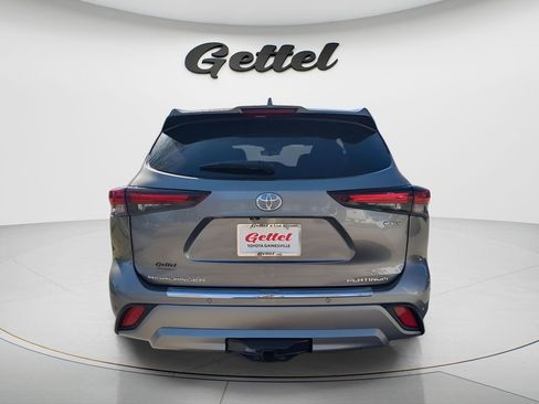 New 2026 Toyota Highlander Platinum image 6