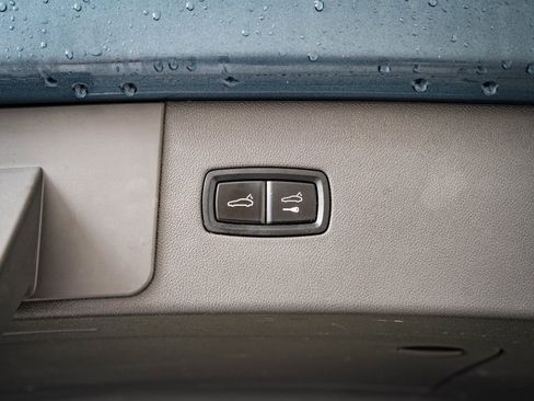 Used 2019 Porsche Cayenne image 24