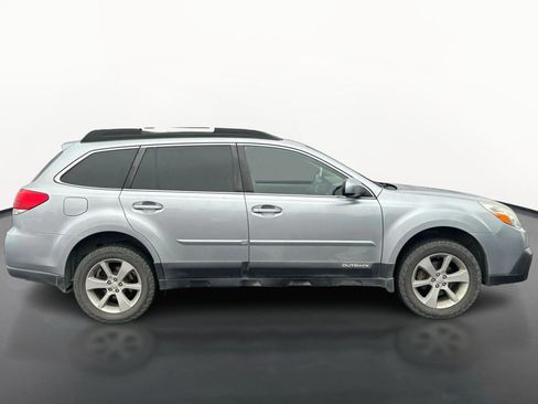 Used 2013 Subaru Outback 2.5i Premium AWD/4WD image 2