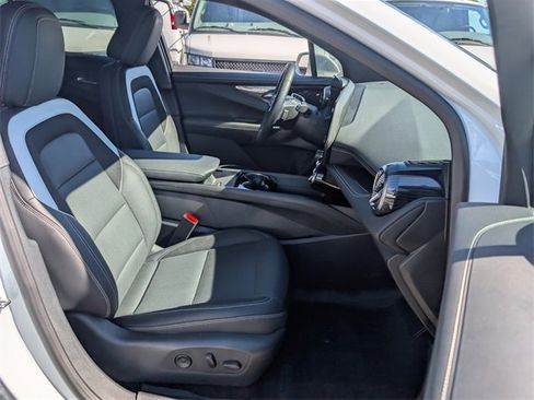 Used 2023 Chevrolet Silverado 1500 LT image 48