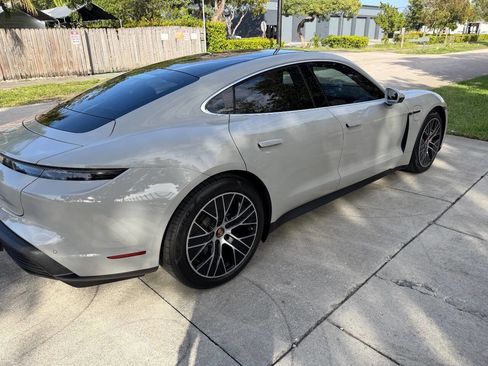 Used 2021 Porsche Taycan 4S image 10