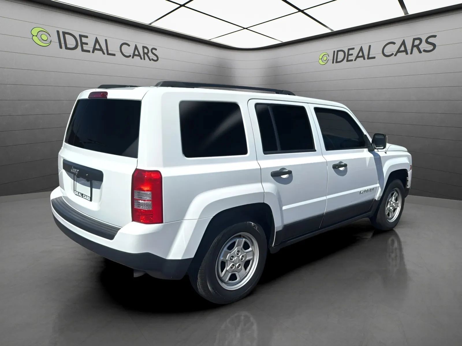 Used 2017 Jeep Patriot Sport FWD image 5