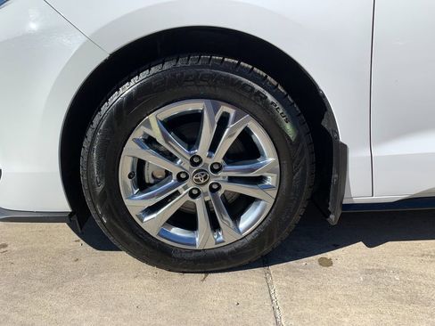 Used 2022 Toyota Sienna XSE w/ XSE Plus Package image 36