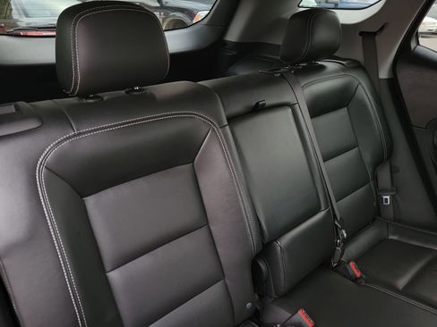 Used 2022 GMC Terrain SLT image 30