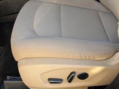 Used 2016 Ford Explorer XLT w/ Equipment Group 201A image 15