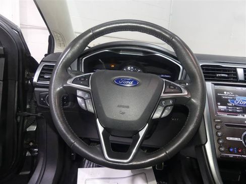 Used 2016 Ford Fusion Titanium FWD image 30