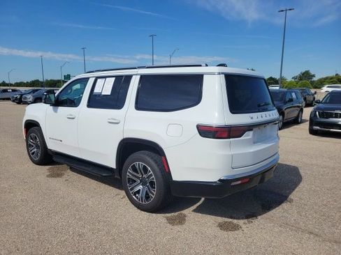 Used 2024 Jeep Wagoneer Series II w/ Flexible Seating Group RWD image 25