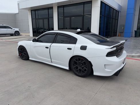 Used 2019 Dodge Charger R/T RWD image 3
