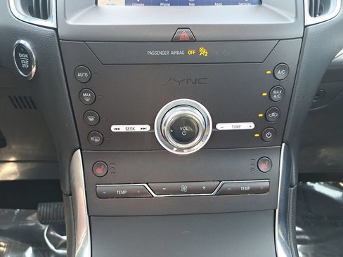 Used 2020 Ford Edge Titanium AWD/4WD image 23
