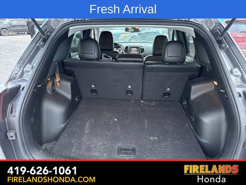 Used 2020 Jeep Cherokee Latitude Plus image 27