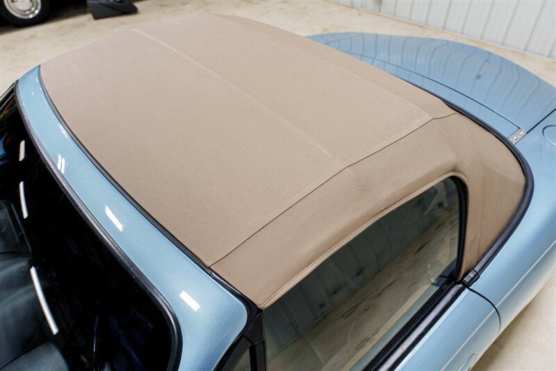 Used 2002 MAZDA MX-5 Miata RWD image 24