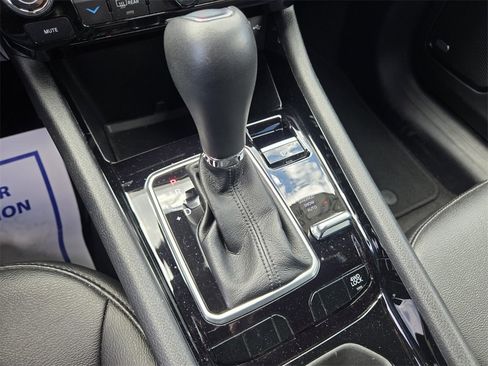 Certified 2024 Jeep Compass Limited w/ Sun and Sound Group image 22