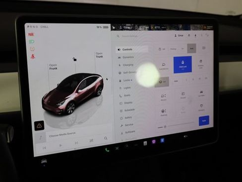 Used 2024 Tesla Model Y Long Range RWD image 25