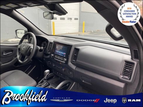 Used 2023 Nissan Frontier SV w/ Midnight Edition Package image 31