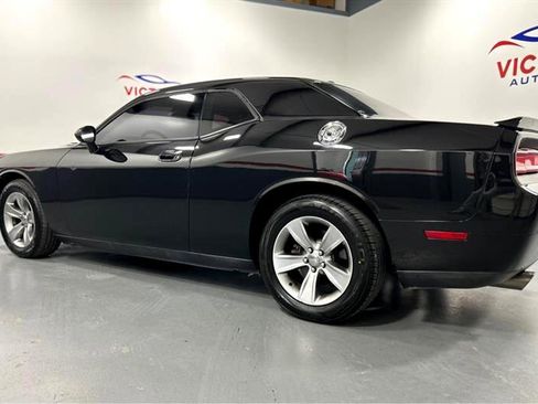 Used 2010 Dodge Challenger R/T image 7