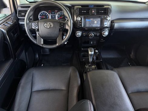 Used 2019 Toyota 4Runner TRD Off-Road Premium AWD/4WD image 12