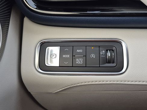 New 2026 Buick Enclave Avenir w/ Super Cruise Package image 15