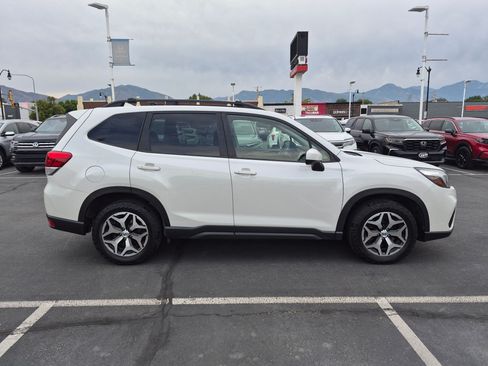 Used 2021 Subaru Forester Premium AWD/4WD image 2