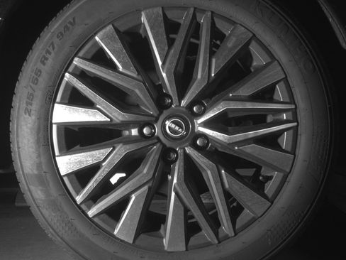 Used 2025 Nissan Altima 2.5 SV image 15