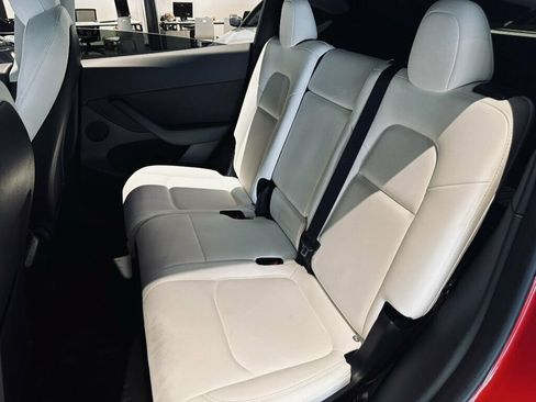 Used 2023 Tesla Model Y AWD image 17