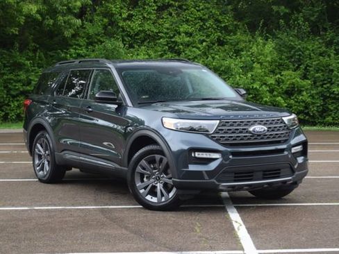 Used 2022 Ford Explorer XLT w/ Equipment Group 202A AWD/4WD image 1