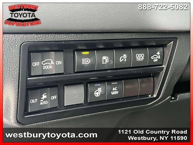 Used 2023 Toyota Sequoia Platinum AWD/4WD image 25