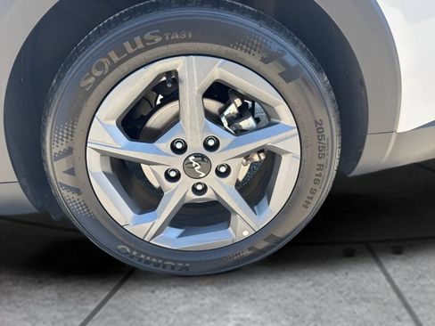 Used 2025 Kia K4 FWD image 26
