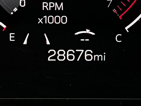 Used 2025 GMC Yukon XL AT4 w/ AT4 Premium Package AWD/4WD image 18