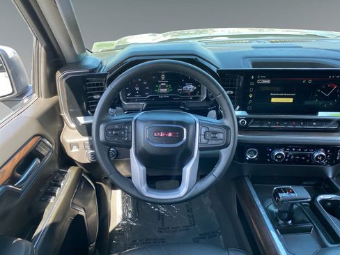 Used 2024 GMC Sierra 1500 SLT w/ SLT Premium Package AWD/4WD image 12