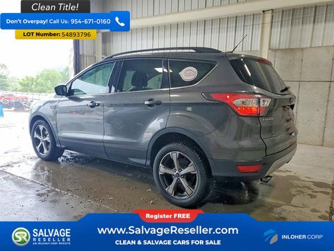 Used 2017 Ford Escape SE w/ Equipment Group 201A FWD image 3
