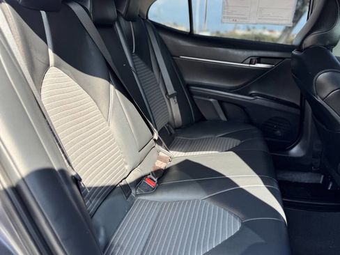 Used 2020 Toyota Camry SE image 13