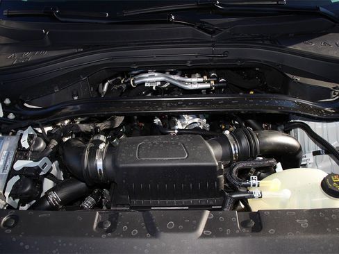 Certified 2025 Lincoln Aviator 2WD image 25