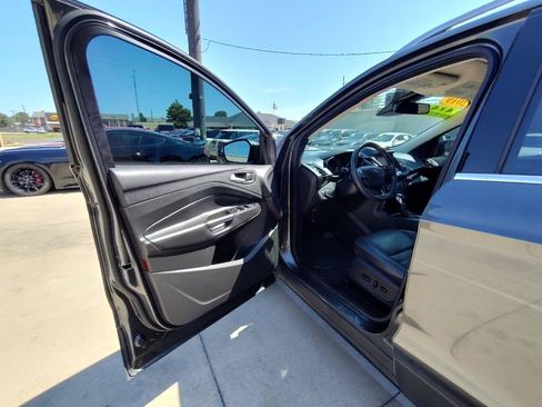 Used 2019 Ford Escape Titanium AWD/4WD image 14
